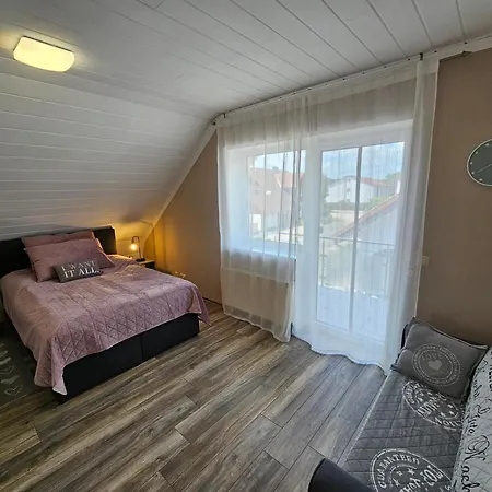 Apartment Gold-blick *